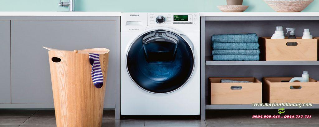 Danh sách đen 7 loại áo quần không nên giặt bằng máy giặt [Điện máy EEW]