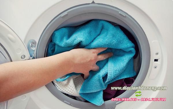 Tìm hiểu nguyên nhân tại sao máy giặt không lên nguồn?