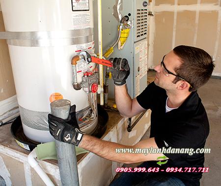 Sử dụng và bảo quản máy nước nóng an toàn vào mùa mưa [Điện máy EEW]