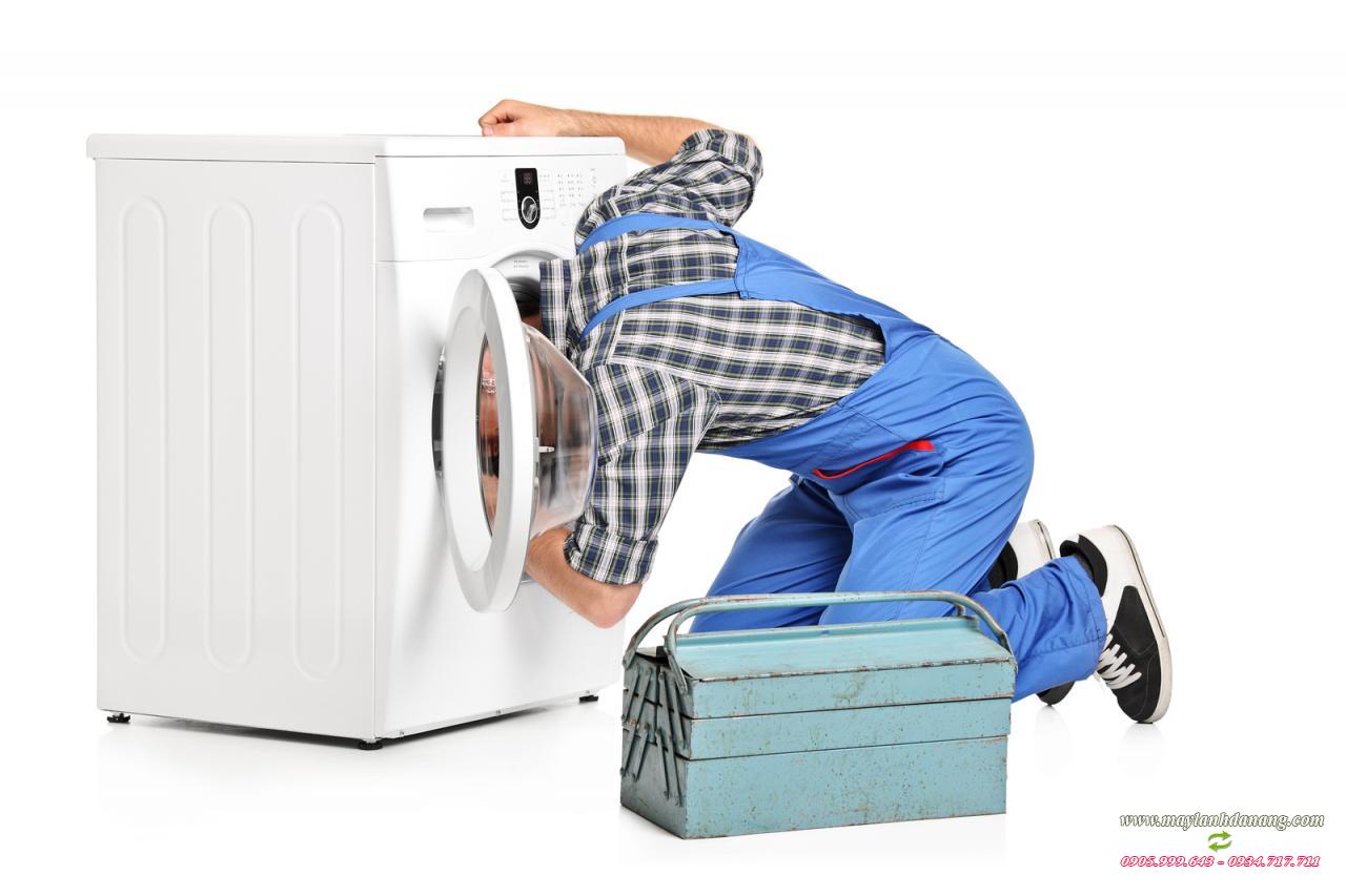 Cách khắc phục máy giặt bị rung khi giặt [Điện máy EEW]