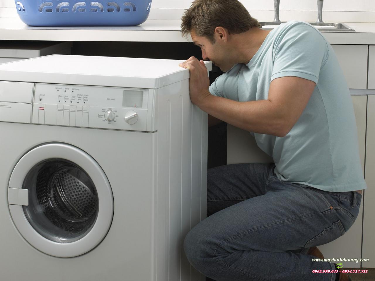 Hướng dẫn cách vệ sinh máy giặt nhanh chóng tại nhà/quoctung.com