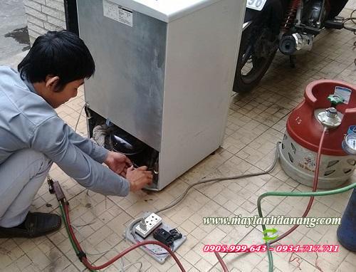 Cách tự sửa tủ lạnh xì gas đơn giản nhất [Điện máy EEW]