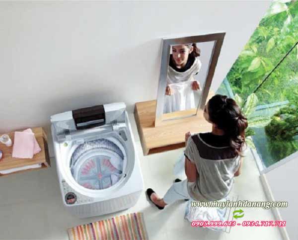 Phân biệt máy giặt cửa ngang và máy giặt cửa trên [Điện máy EEW]