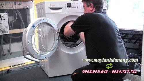 Cách mở cửa máy giặt khẩn cấp khi đang chạy, máy gặp sự cố | maylanhdanang.com