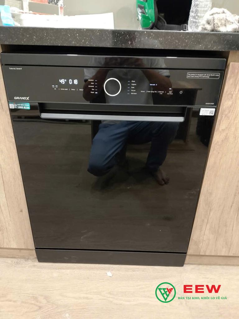 Máy rửa bát GrandX Series 8 - Tự động sấy khô, bát đĩa sáng bóng không tì vết Máy rửa bát GrandX Series 8 - Tự động sấy khô, bát đĩa sáng bóng không tì vết